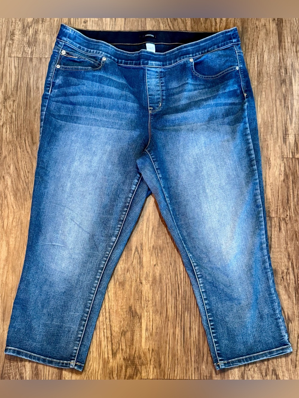 Maurice’s denim capris with elastic waist
